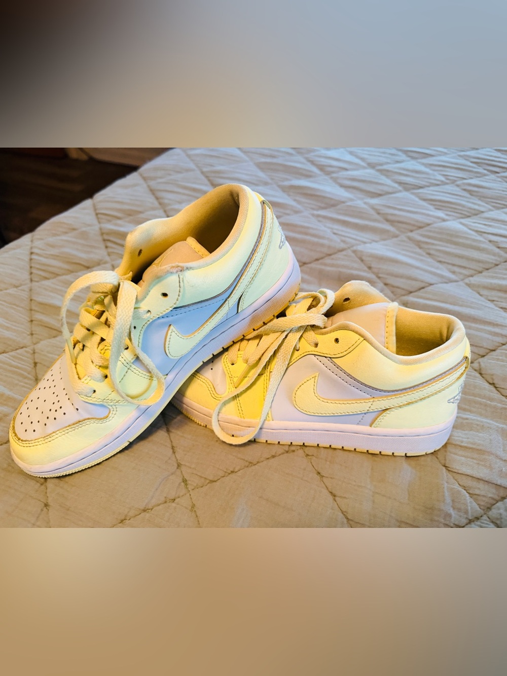 Nike Air Force 1 Women’s Low-Top Sneakers - Pastel Yellow/White size 6